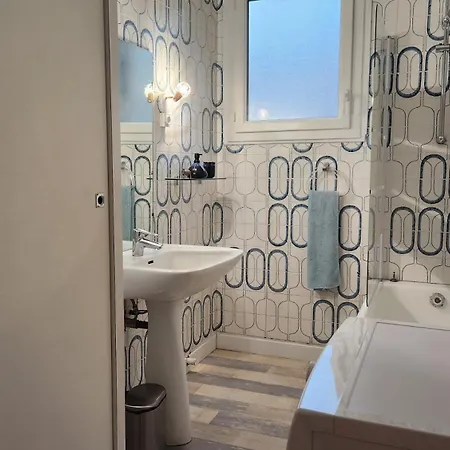 Bel En Centre-ville De Lisieux, 2 Chambres, Wifi * Lisieux