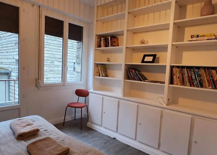 Bel En Centre-ville De Lisieux, 2 Chambres, Wifi ليزيو