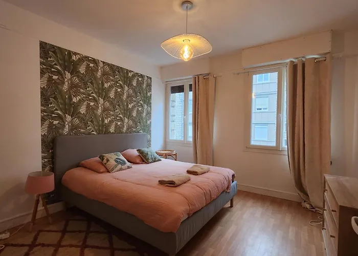 Bel En Centre-ville De Lisieux, 2 Chambres, Wifi * ليزيو