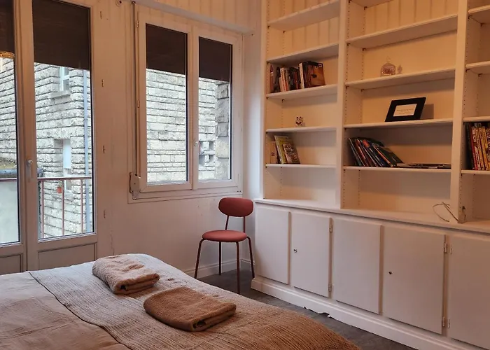 شقة Bel En Centre-ville De Lisieux, 2 Chambres, Wifi ليزيو